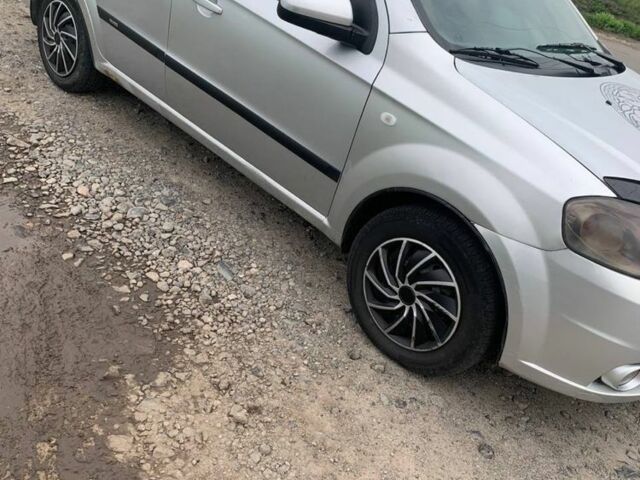 Сірий Шевроле Авео, об'ємом двигуна 1.6 л та пробігом 273 тис. км за 3350 $, фото 2 на Automoto.ua