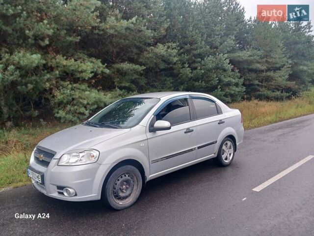 Сірий Шевроле Авео, об'ємом двигуна 1.5 л та пробігом 275 тис. км за 2350 $, фото 1 на Automoto.ua