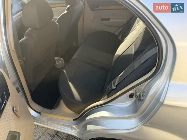Серый Шевроле Авео, объемом двигателя 1.6 л и пробегом 182 тыс. км за 3600 $, фото 8 на Automoto.ua