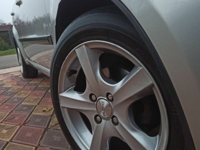 Серый Шевроле Авео, объемом двигателя 1.6 л и пробегом 186 тыс. км за 5000 $, фото 12 на Automoto.ua