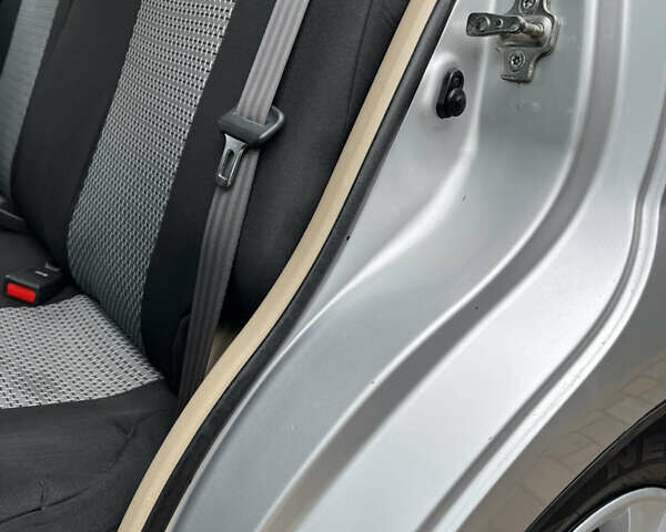Шевроле Авео 2008 у Хороле на Automoto.ua Сірий Шевроле Авео, об'ємом двигуна 1.6 л та пробігом 163 тис. км за 5550 $, фото 38 на Automoto.ua