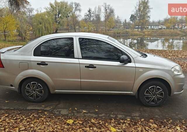 Серый Шевроле Авео, объемом двигателя 1.5 л и пробегом 210 тыс. км за 4000 $, фото 4 на Automoto.ua