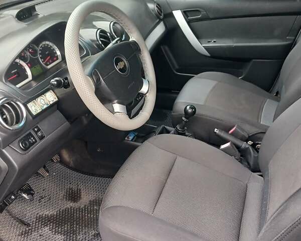 Сірий Шевроле Авео, об'ємом двигуна 1.5 л та пробігом 275 тис. км за 2350 $, фото 12 на Automoto.ua