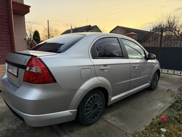 Серый Шевроле Авео, объемом двигателя 1.6 л и пробегом 250 тыс. км за 3100 $, фото 2 на Automoto.ua