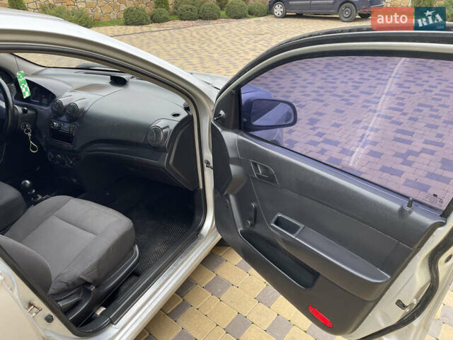 Серый Шевроле Авео, объемом двигателя 1.5 л и пробегом 280 тыс. км за 2750 $, фото 12 на Automoto.ua