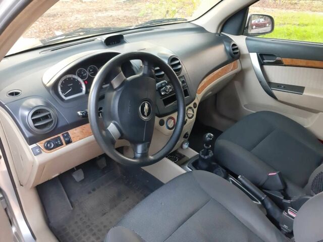 Серый Шевроле Авео, объемом двигателя 1.6 л и пробегом 170 тыс. км за 5500 $, фото 2 на Automoto.ua