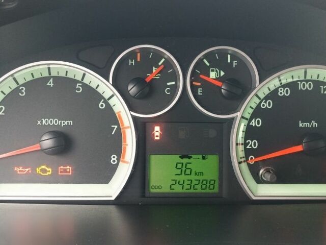 Серый Шевроле Авео, объемом двигателя 1.5 л и пробегом 244 тыс. км за 4600 $, фото 20 на Automoto.ua