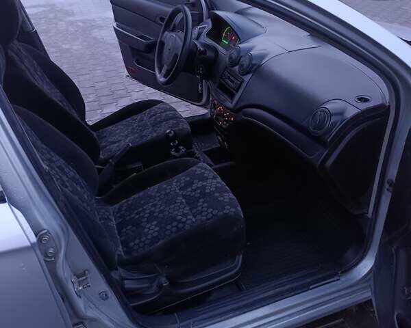 Серый Шевроле Авео, объемом двигателя 1.5 л и пробегом 220 тыс. км за 3550 $, фото 13 на Automoto.ua