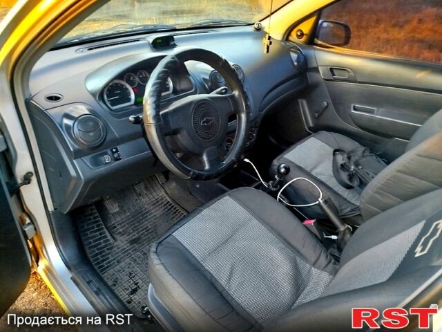 Серый Шевроле Авео, объемом двигателя 1.5 л и пробегом 200 тыс. км за 3400 $, фото 1 на Automoto.ua