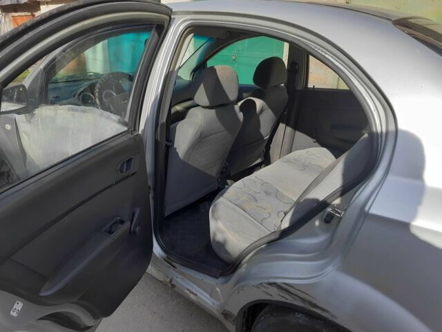Сірий Шевроле Авео, об'ємом двигуна 1.5 л та пробігом 60 тис. км за 1600 $, фото 9 на Automoto.ua