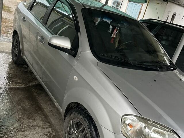 Сірий Шевроле Авео, об'ємом двигуна 1.6 л та пробігом 192 тис. км за 4000 $, фото 1 на Automoto.ua