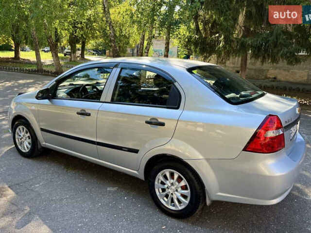 Серый Шевроле Авео, объемом двигателя 1.6 л и пробегом 141 тыс. км за 5000 $, фото 2 на Automoto.ua