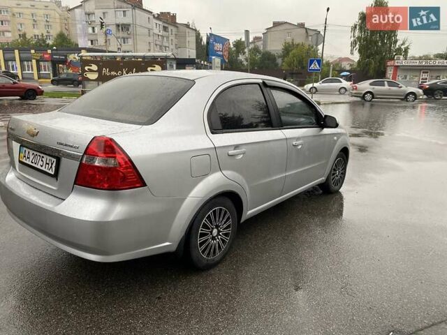 Серый Шевроле Авео, объемом двигателя 1.6 л и пробегом 173 тыс. км за 3700 $, фото 5 на Automoto.ua