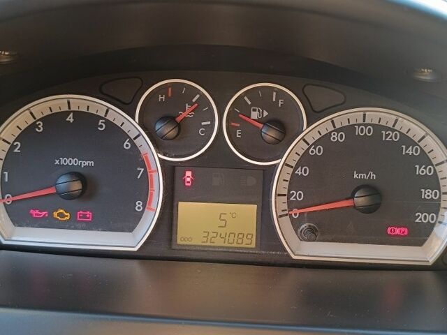 Серый Шевроле Авео, объемом двигателя 1.5 л и пробегом 325 тыс. км за 2850 $, фото 7 на Automoto.ua