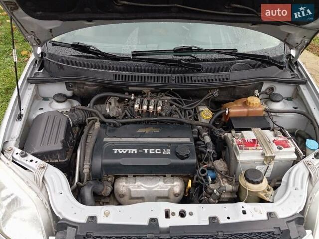 Серый Шевроле Авео, объемом двигателя 1.6 л и пробегом 223 тыс. км за 4200 $, фото 6 на Automoto.ua