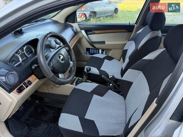Серый Шевроле Авео, объемом двигателя 1.6 л и пробегом 178 тыс. км за 2900 $, фото 4 на Automoto.ua