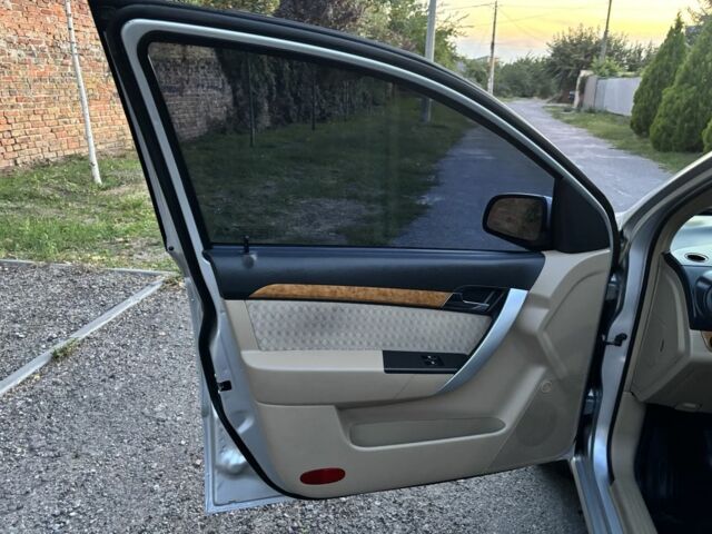 Серый Шевроле Авео, объемом двигателя 1.6 л и пробегом 122 тыс. км за 4999 $, фото 14 на Automoto.ua