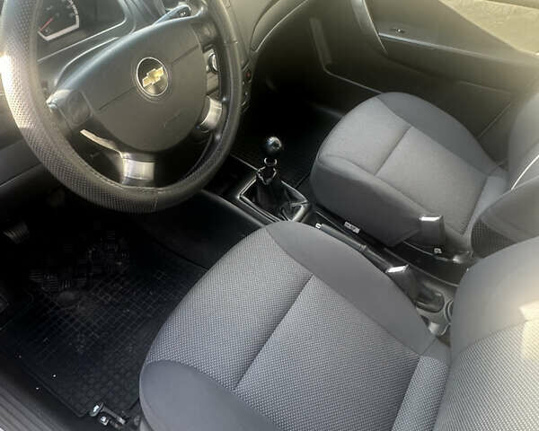 Серый Шевроле Авео, объемом двигателя 1.4 л и пробегом 175 тыс. км за 3350 $, фото 8 на Automoto.ua