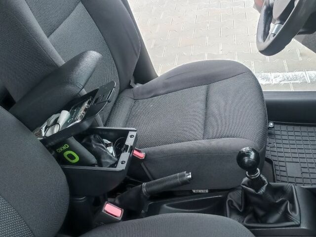 Серый Шевроле Авео, объемом двигателя 1.5 л и пробегом 244 тыс. км за 4600 $, фото 6 на Automoto.ua