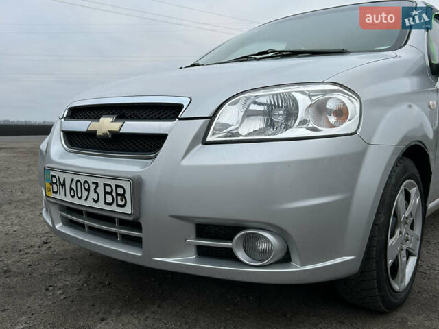 Серый Шевроле Авео, объемом двигателя 1.5 л и пробегом 180 тыс. км за 4300 $, фото 2 на Automoto.ua