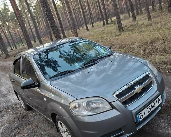Серый Шевроле Авео, объемом двигателя 1.5 л и пробегом 194 тыс. км за 4000 $, фото 2 на Automoto.ua