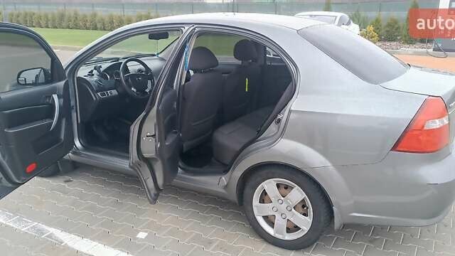 Серый Шевроле Авео, объемом двигателя 1.5 л и пробегом 244 тыс. км за 4500 $, фото 8 на Automoto.ua