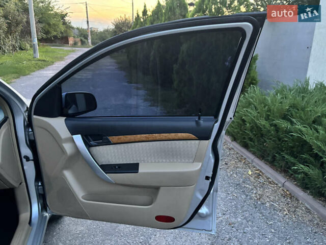 Серый Шевроле Авео, объемом двигателя 1.6 л и пробегом 122 тыс. км за 4999 $, фото 38 на Automoto.ua