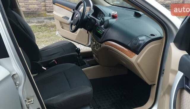 Серый Шевроле Авео, объемом двигателя 1.6 л и пробегом 227 тыс. км за 2999 $, фото 30 на Automoto.ua