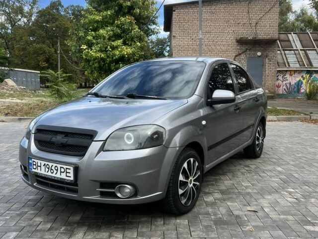 Серый Шевроле Авео, объемом двигателя 1.5 л и пробегом 199 тыс. км за 4200 $, фото 1 на Automoto.ua