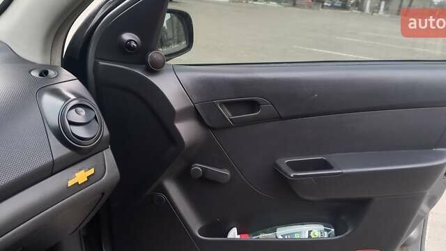 Серый Шевроле Авео, объемом двигателя 1.5 л и пробегом 172 тыс. км за 3450 $, фото 4 на Automoto.ua