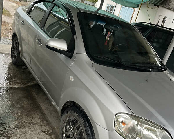 Серый Шевроле Авео, объемом двигателя 1.6 л и пробегом 192 тыс. км за 4000 $, фото 1 на Automoto.ua