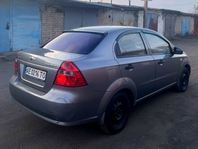 Серый Шевроле Авео, объемом двигателя 1.5 л и пробегом 151 тыс. км за 3350 $, фото 2 на Automoto.ua