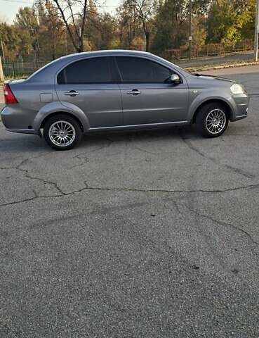 Серый Шевроле Авео, объемом двигателя 1.4 л и пробегом 183 тыс. км за 5200 $, фото 4 на Automoto.ua