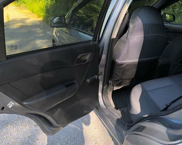 Серый Шевроле Авео, объемом двигателя 1.5 л и пробегом 142 тыс. км за 4999 $, фото 7 на Automoto.ua