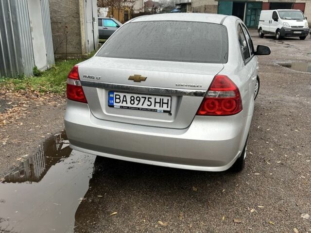 Серый Шевроле Авео, объемом двигателя 1.6 л и пробегом 250 тыс. км за 3700 $, фото 2 на Automoto.ua
