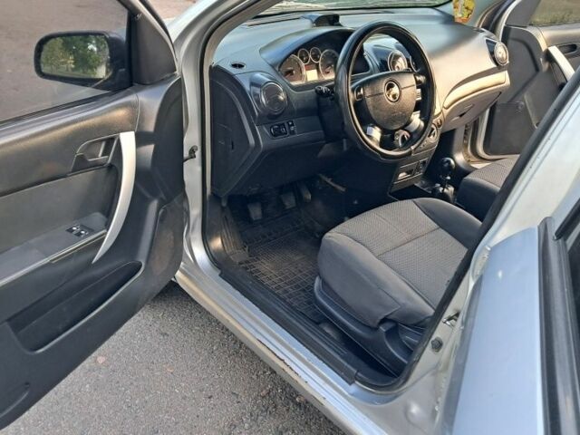 Серый Шевроле Авео, объемом двигателя 1.5 л и пробегом 312 тыс. км за 2750 $, фото 12 на Automoto.ua