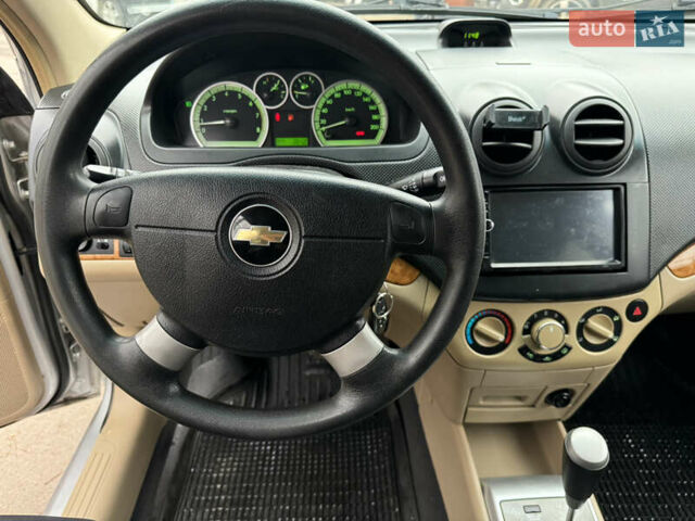 Серый Шевроле Авео, объемом двигателя 1.6 л и пробегом 175 тыс. км за 4350 $, фото 26 на Automoto.ua