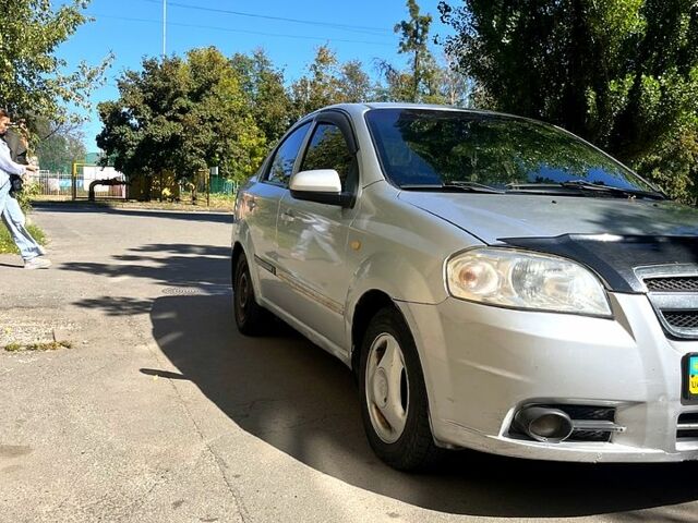 Сірий Шевроле Авео, об'ємом двигуна 1.6 л та пробігом 266 тис. км за 3200 $, фото 3 на Automoto.ua