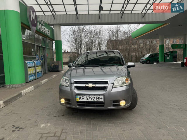 Серый Шевроле Авео, объемом двигателя 1.5 л и пробегом 154 тыс. км за 4800 $, фото 1 на Automoto.ua