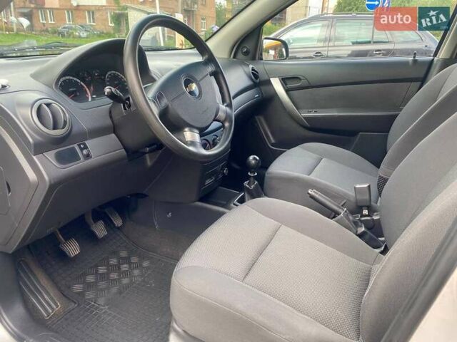 Серый Шевроле Авео, объемом двигателя 1.4 л и пробегом 174 тыс. км за 3300 $, фото 6 на Automoto.ua