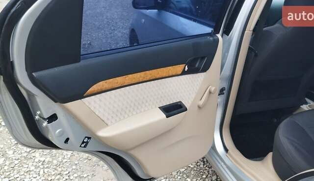 Серый Шевроле Авео, объемом двигателя 1.6 л и пробегом 227 тыс. км за 2999 $, фото 22 на Automoto.ua