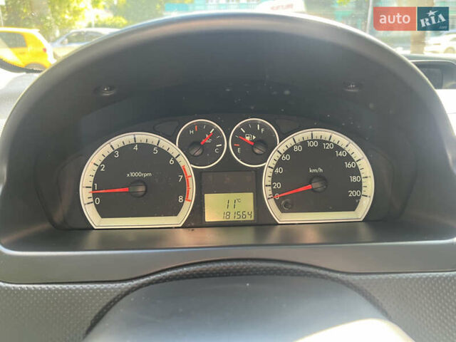 Серый Шевроле Авео, объемом двигателя 1.5 л и пробегом 181 тыс. км за 3800 $, фото 9 на Automoto.ua