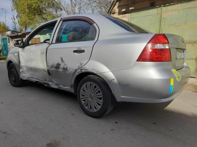 Сірий Шевроле Авео, об'ємом двигуна 1.5 л та пробігом 60 тис. км за 1600 $, фото 4 на Automoto.ua