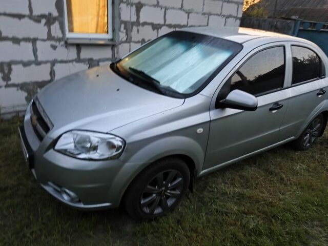 Серый Шевроле Авео, объемом двигателя 1.5 л и пробегом 300 тыс. км за 4000 $, фото 1 на Automoto.ua