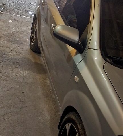 Серый Шевроле Авео, объемом двигателя 1.6 л и пробегом 240 тыс. км за 3700 $, фото 3 на Automoto.ua