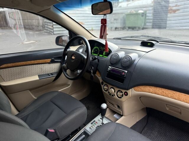 Сірий Шевроле Авео, об'ємом двигуна 1.6 л та пробігом 198 тис. км за 3700 $, фото 4 на Automoto.ua