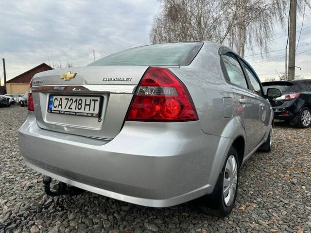 Серый Шевроле Авео, объемом двигателя 1.6 л и пробегом 308 тыс. км за 3700 $, фото 2 на Automoto.ua