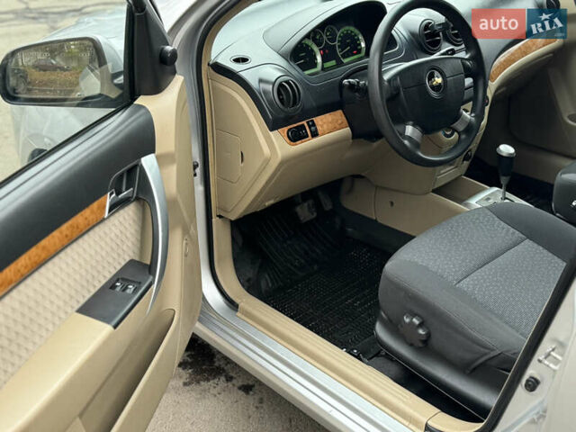 Серый Шевроле Авео, объемом двигателя 1.6 л и пробегом 175 тыс. км за 4350 $, фото 22 на Automoto.ua