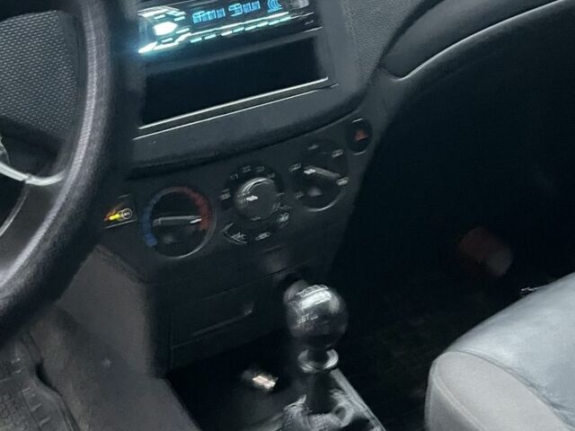 Серый Шевроле Авео, объемом двигателя 1.5 л и пробегом 195 тыс. км за 3500 $, фото 14 на Automoto.ua