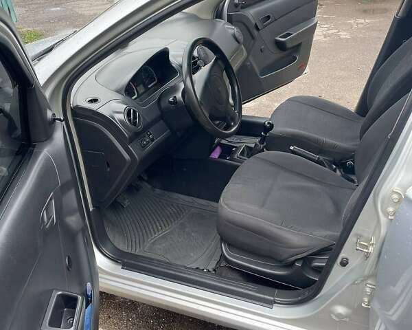 Серый Шевроле Авео, объемом двигателя 1.5 л и пробегом 250 тыс. км за 3600 $, фото 15 на Automoto.ua